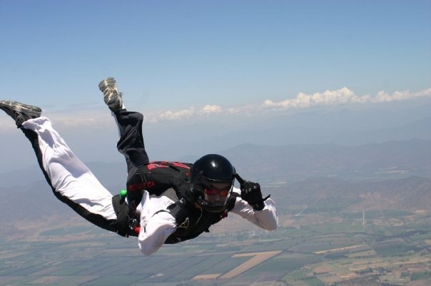 Murió un paracaidista en un salto fallido