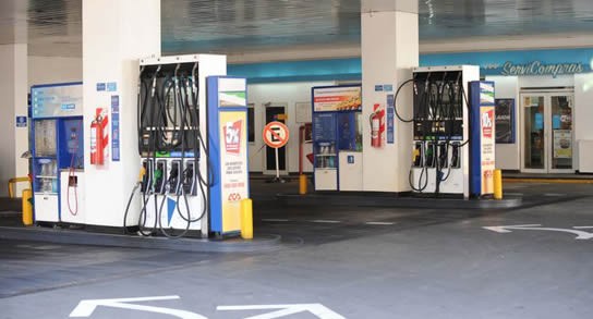 Caída de 12% en la venta de combustibles