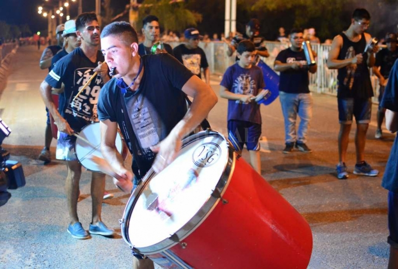 14 mil personas celebraron junto a las agrupaciones locales