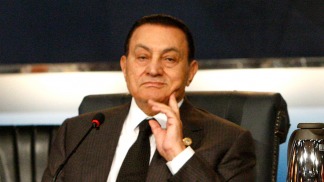 Absuelven a Mubarak por la muerte de 239 manifestantes