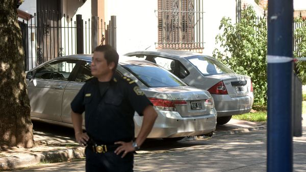 Asesinó a tres familiares y luego se suicidó en una escribanía de Banfield