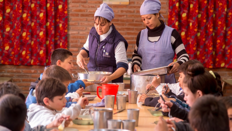 Suben un 15 % las partidas para raciones en comedores escolares