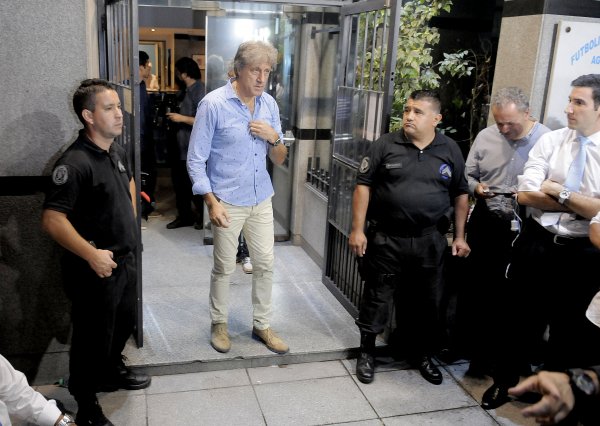 Expectativa por la reunión para que vuelva a jugarse el fútbol 