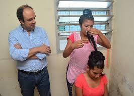 jóvenes del Noroeste de la Ciudad se capacitan en peluquería