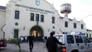 Hallan muerto en su celda al femicida de Esperanza
