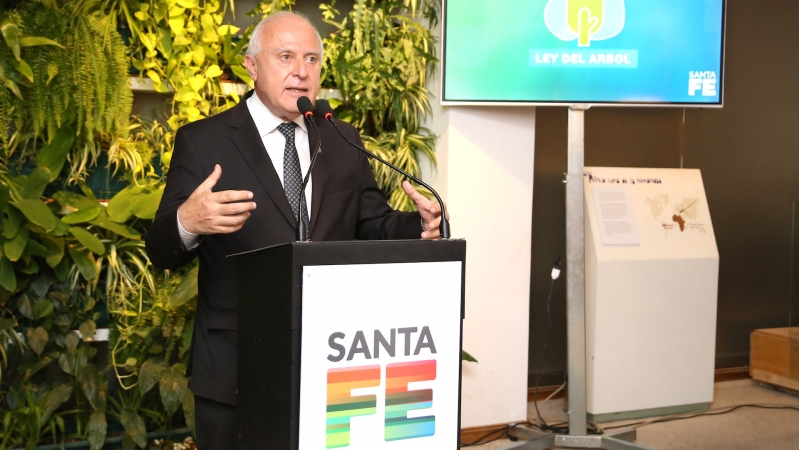 Lifschitz presentó el proyecto de la Ley del Árbol 