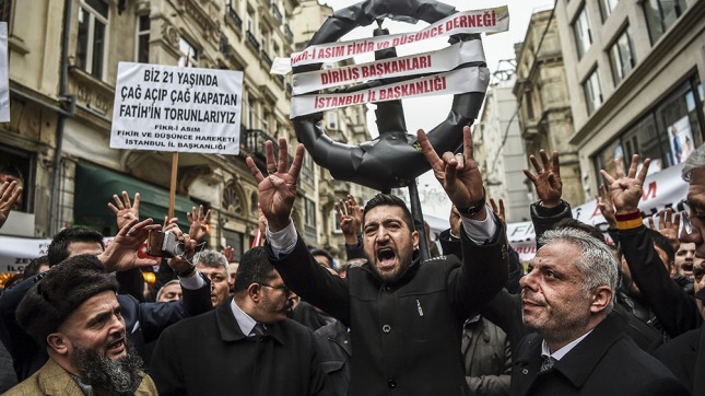 Holanda y Turquía, socios en la OTAN, enfrentados por la política turca