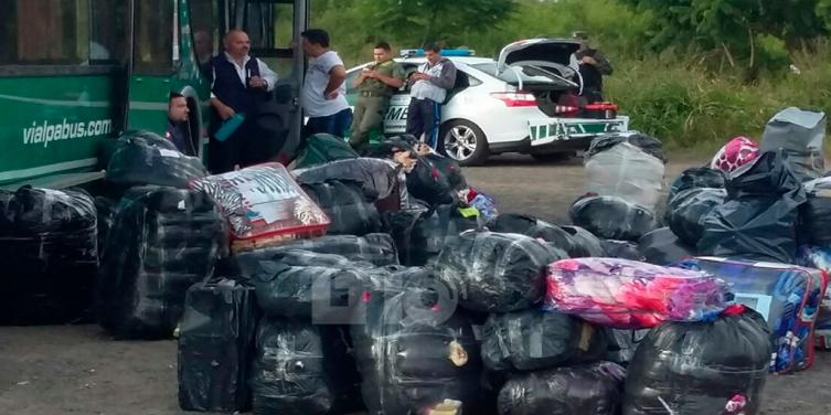 Incautaron ropa de contrabando en un colectivo