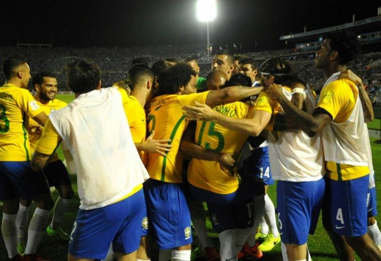 BRASIL GOLEÓ A URUGUAY