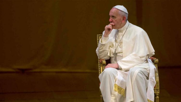 Defienden la actuación de Bergoglio en el caso Grassi