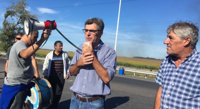 El intendente de Venado Tuerto concurrió a un piquete 