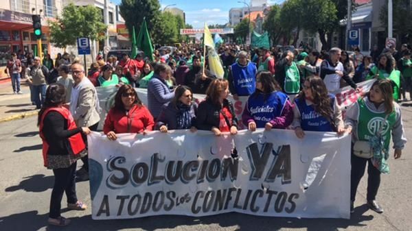 Católicos y cristianos unidos para resolver conflictos sociales