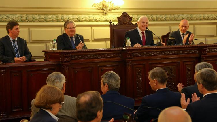 Lifschitz: 