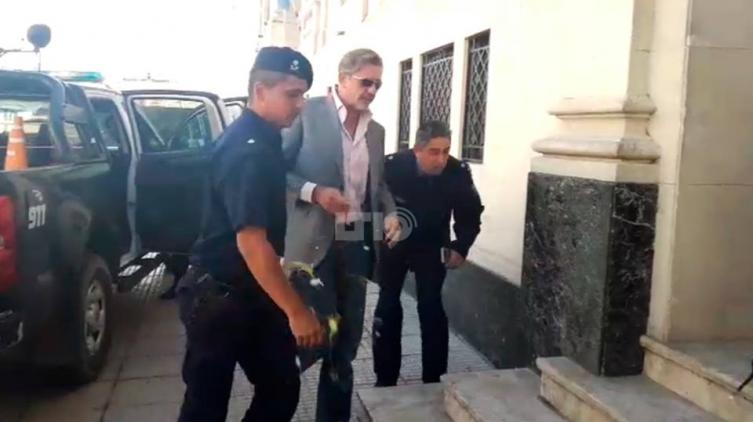 Lerche declaró en Tribunales tras recibir una lluvia de huevazos
