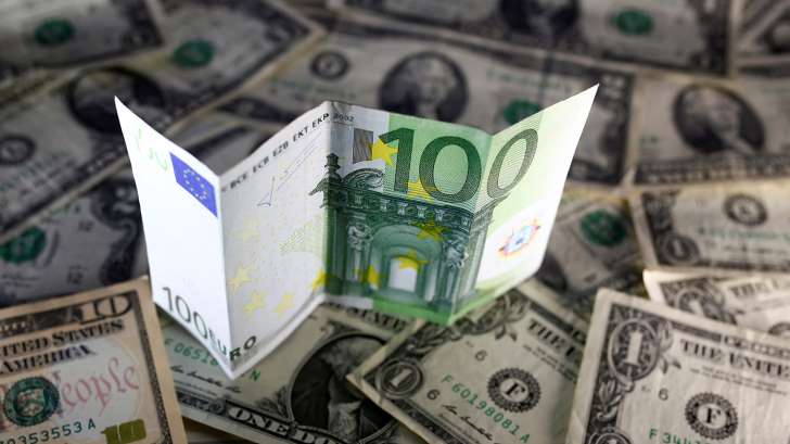 El euro llega a su nivel más alto en seis meses tras la victoria de Emmanuel Macron 