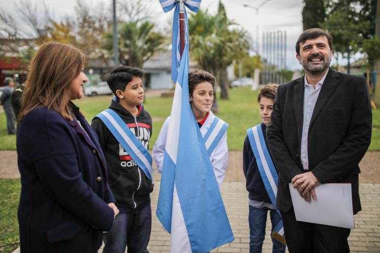 La Ciudad conmemoró el Día del Himno Nacional Argentino