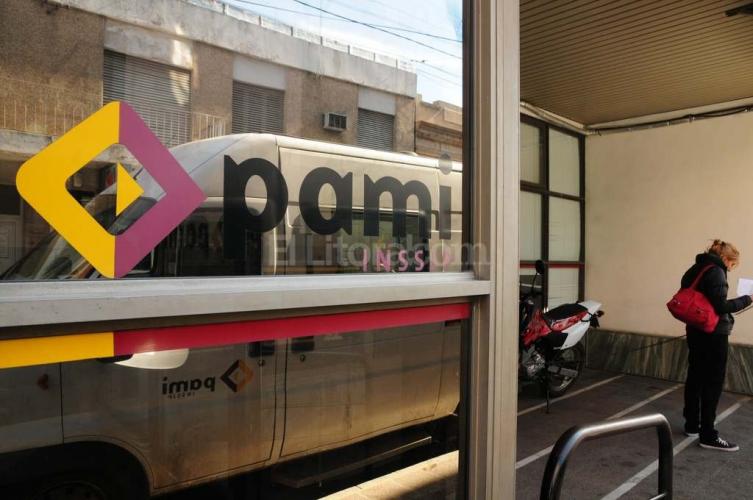 Suspenden el servicio de ópticas a jubilados del PAMI