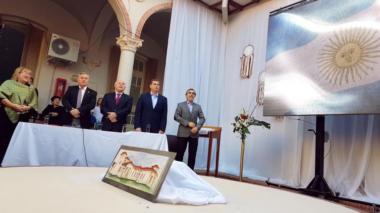 “Quizás ninguna institución esté tan vinculada a la historia de la comunidad como un hospital”