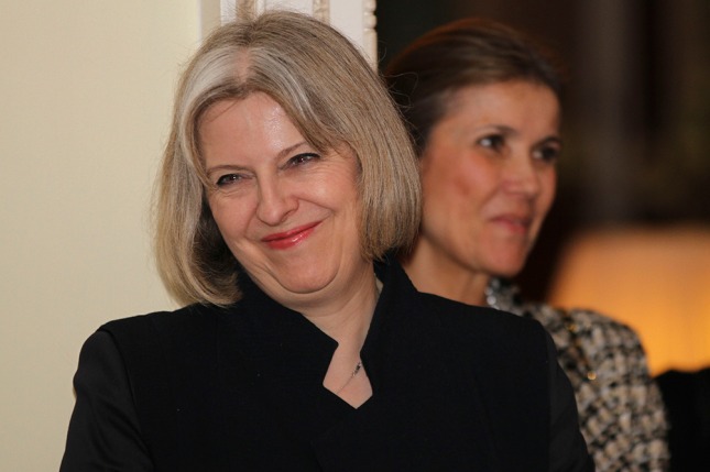May presenta su programa electoral con un guiño a laboristas y antieuropeos