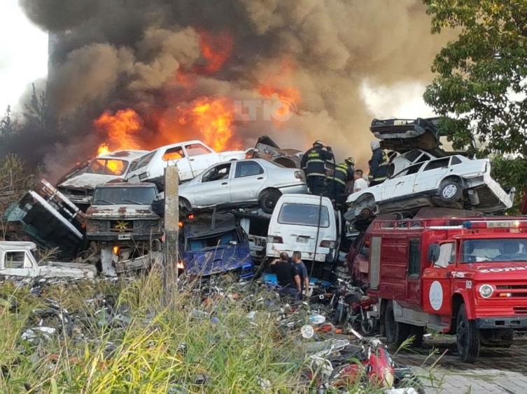 Detuvieron a un joven por el incendio del depósito de vehículos