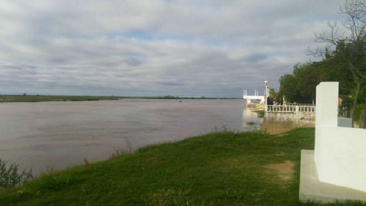 Intensa búsqueda de dos náufragos en las aguas del río Coronda