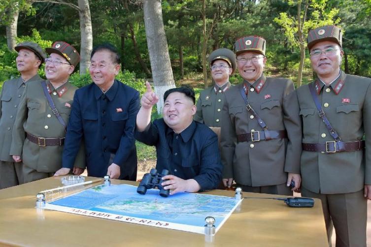 Kim Jong-un supervisó las pruebas de un nuevo sistema de defesa antiaérea