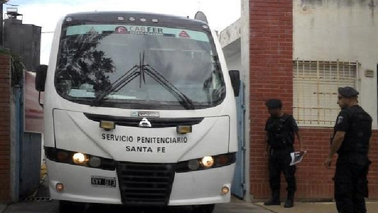 Contratarán colectivos para trasladar a efectivos policiales