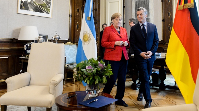 Merkel felicitó a Macri por el 