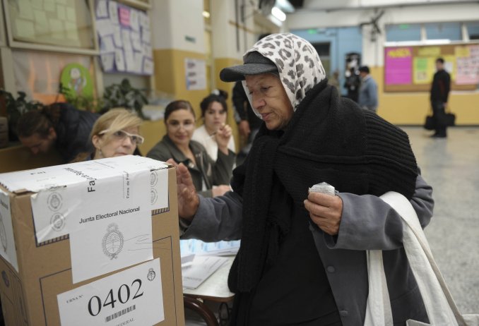 Facilitan el voto a los argentinos que viven en el exterior