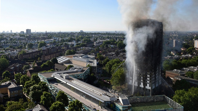 Al menos 12 los muertos por el incendio en una torre residencial en Londres