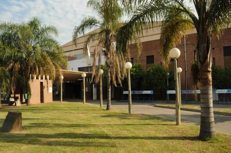 Un hombre le fracturó la tibia a golpes a un niño de dos años