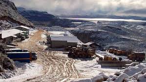 Chile: dos mineros quedaron atrapados en un yacimiento inundado