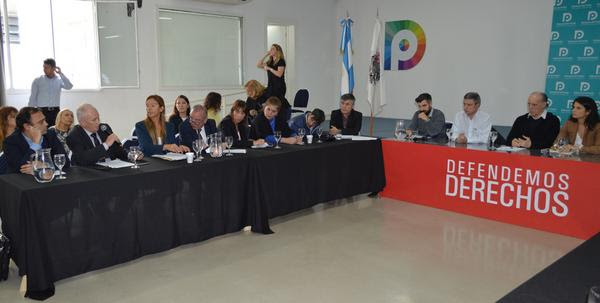 Defensores del Pueblo de todo el país solicitaron que se derogue el decreto