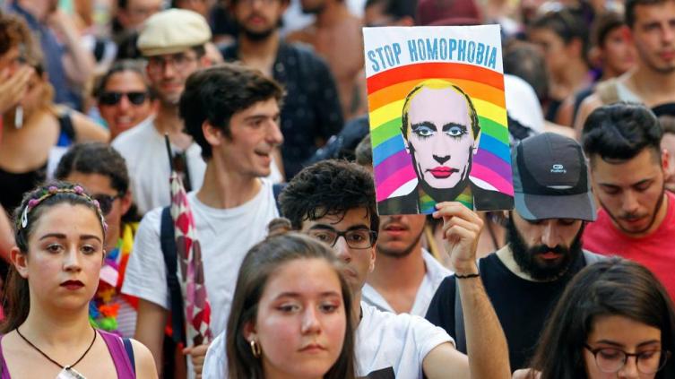 Rusia: Tribunal europeo condenó a la ley que prohíbe la promoción gay