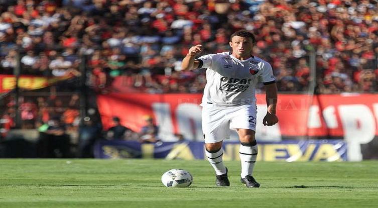 DOMÍNGUEZ EVALÚA SI LEDESMA VA DE ARRANQUE PARA ENFRENTAR A RIVER