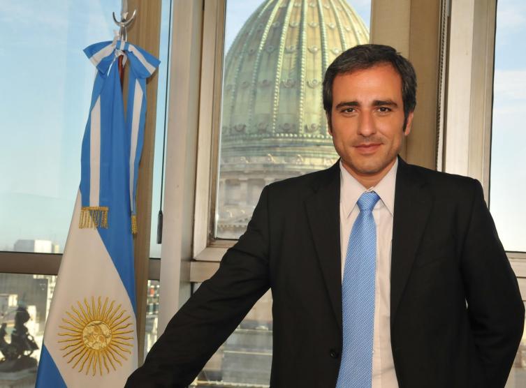 Oscar Martínez renunció al Directorio de la Empresa estatal Arsat