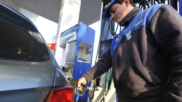 Vuelve a aumentar la nafta 