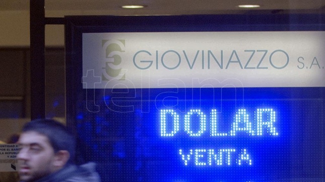 El dólar cerró con un nuevo récord y llegó a los $17