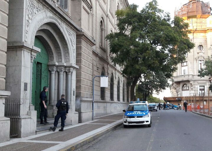 Amenaza de bomba en cuatro colegios de la ciudad