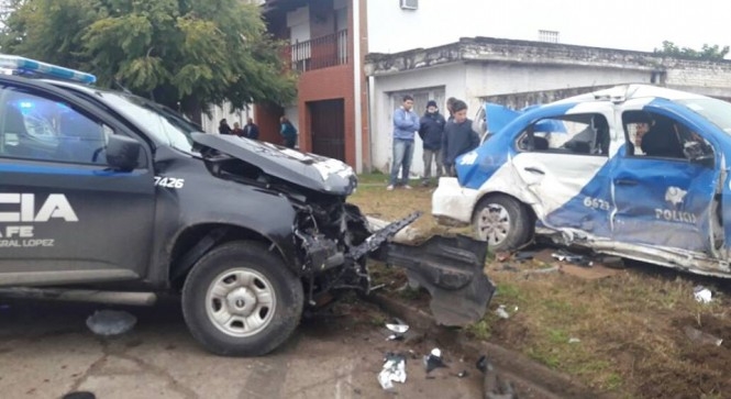 Falleció una policía tras un accidente entre patrulleros