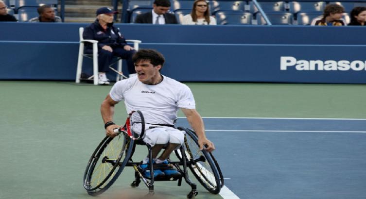 TENIS ADAPTADO: FERNÁNDEZ INICIÓ LA GIRA DE CÉSPED 