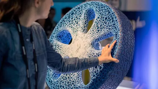 Impresas en 3D y sin aire, así serán las ruedas de los autos del futuro