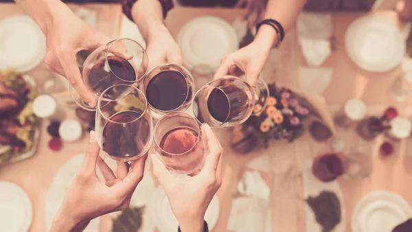 Brindis entre amigos: 10 vinos para compartir un momento especial