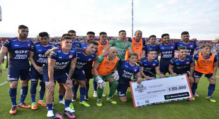 UNIÓN GOLEÓ A HURACÁN DE VILLA OCAMPO Y ESTÁ EN CUARTOS