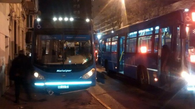 Un colectivero discutió con un pasajero y se infartó