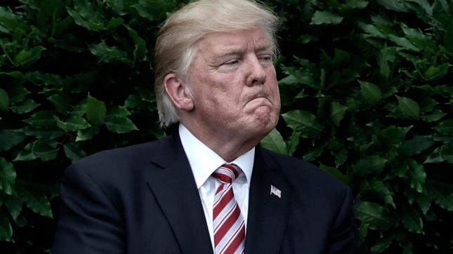 Asociaciones civiles rechazan la medida de Trump contra miembros LGBT