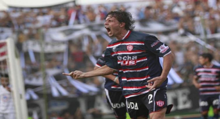 UN EX UNIÓN VUELVE A PONERSE LA CAMISETA DEL TATE
