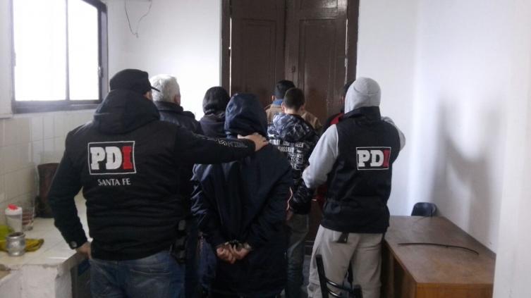 Cuatro detenidos y siete armas secuestradas