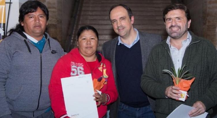 Ciudad inclusiva: Más de 4 mil familias ya cuentan con la escritura de sus viviendas