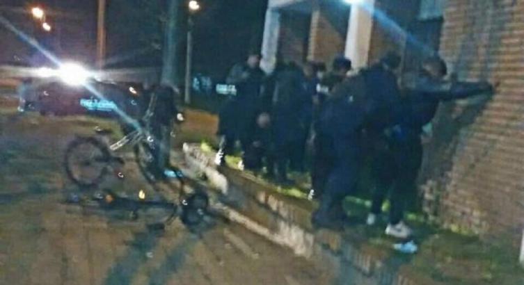 Violenta discusión tras una discusión futbolera